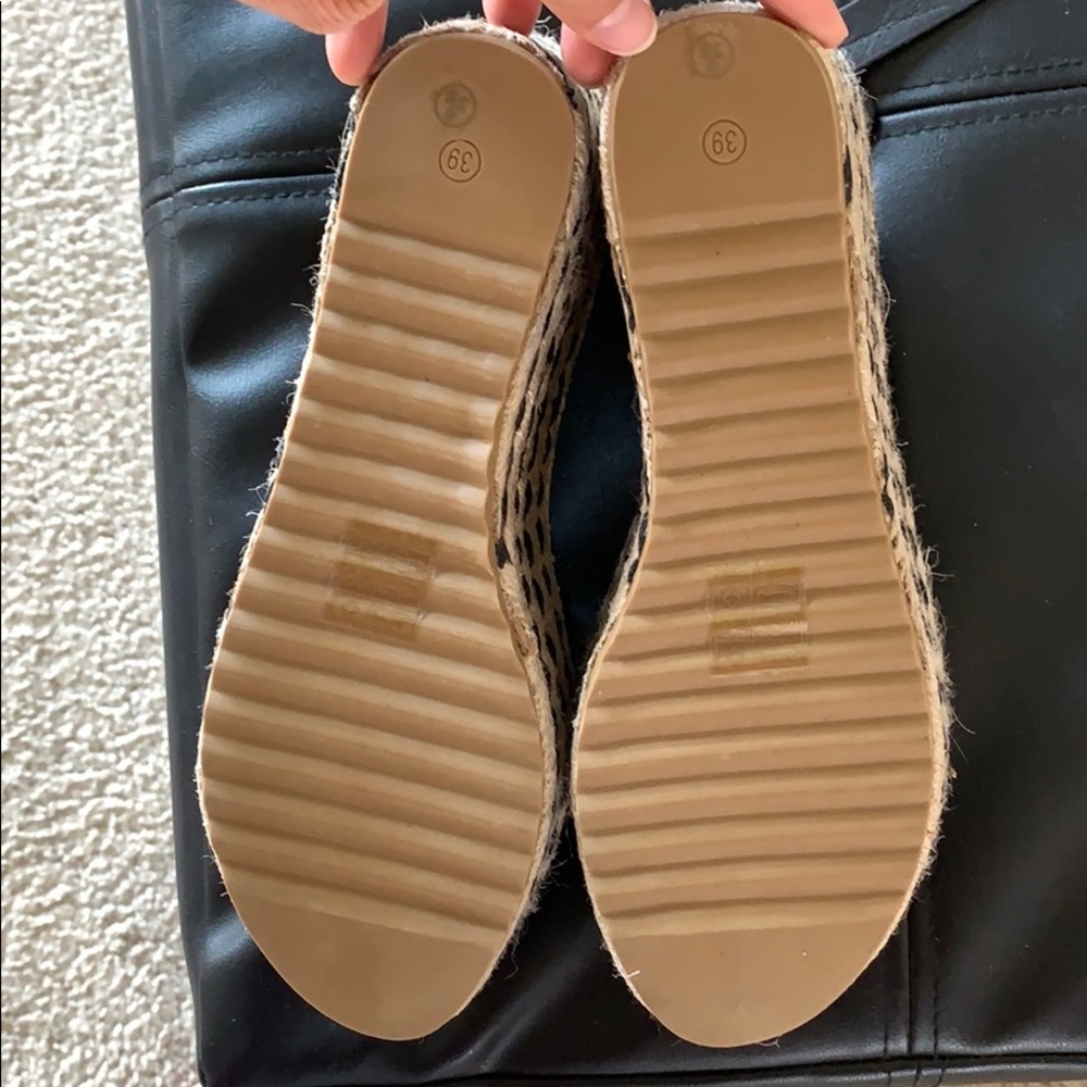 NEVER WORN Pretty Little Thing platform sandals - Picture 5 of 5